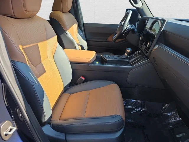 Certified Used 2025 NIGHTFALL MICA Lexus 550 Luxury+ image 10