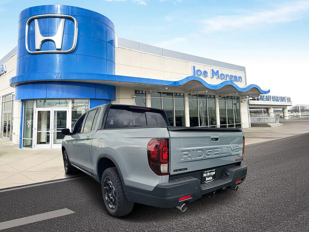 Certified Used 2026 Solar Silver Metallic Honda TrailSport S image 3