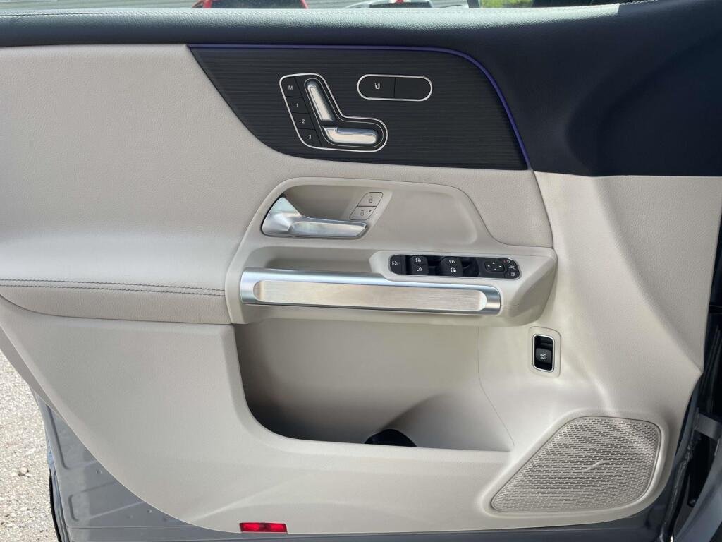New 2026 Cirrus Silver Metallic Mercedes-Benz GLB 250 image 32