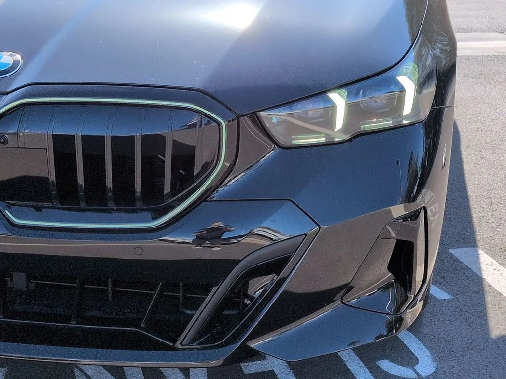 New 2026 Black BMW 530i image 20