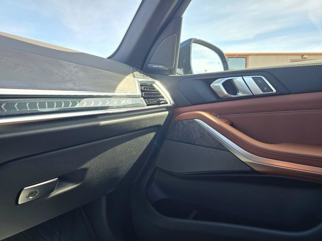 New 2026 Black Sapphire Metallic BMW xDrive50e image 26
