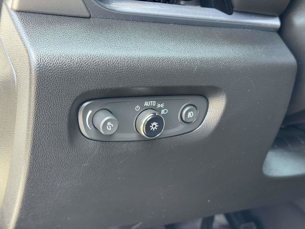 Used 2019 Silver Chevrolet LT image 10