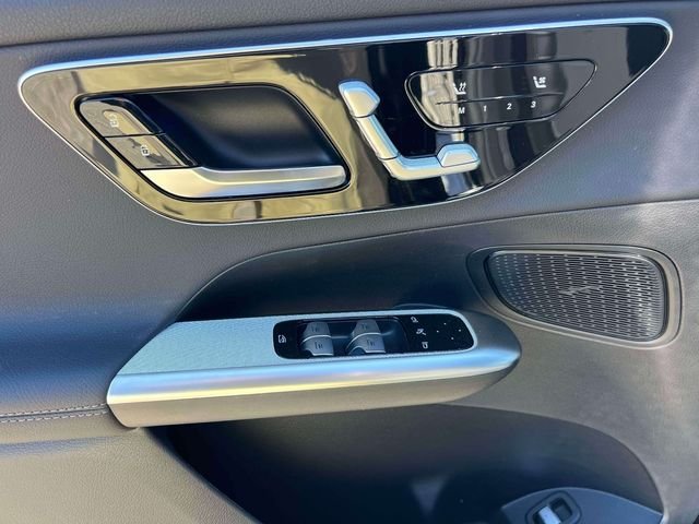 New 2026 Black Mercedes-Benz GLC 300 image 18