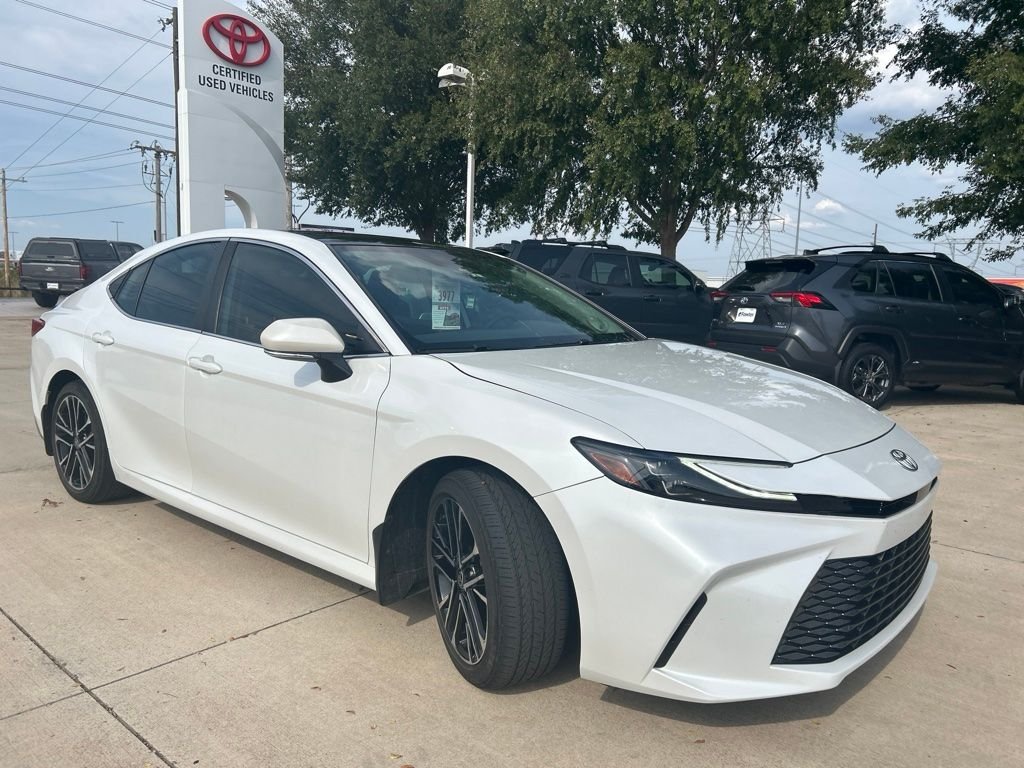 Used 2025 Beige Toyota XLE image 1