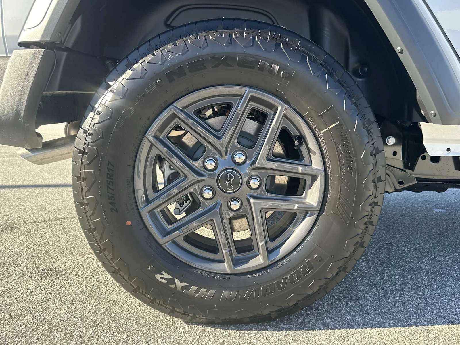 New 2026 Bright White Clear-Coat Exterior Paint Jeep Sport S image 17