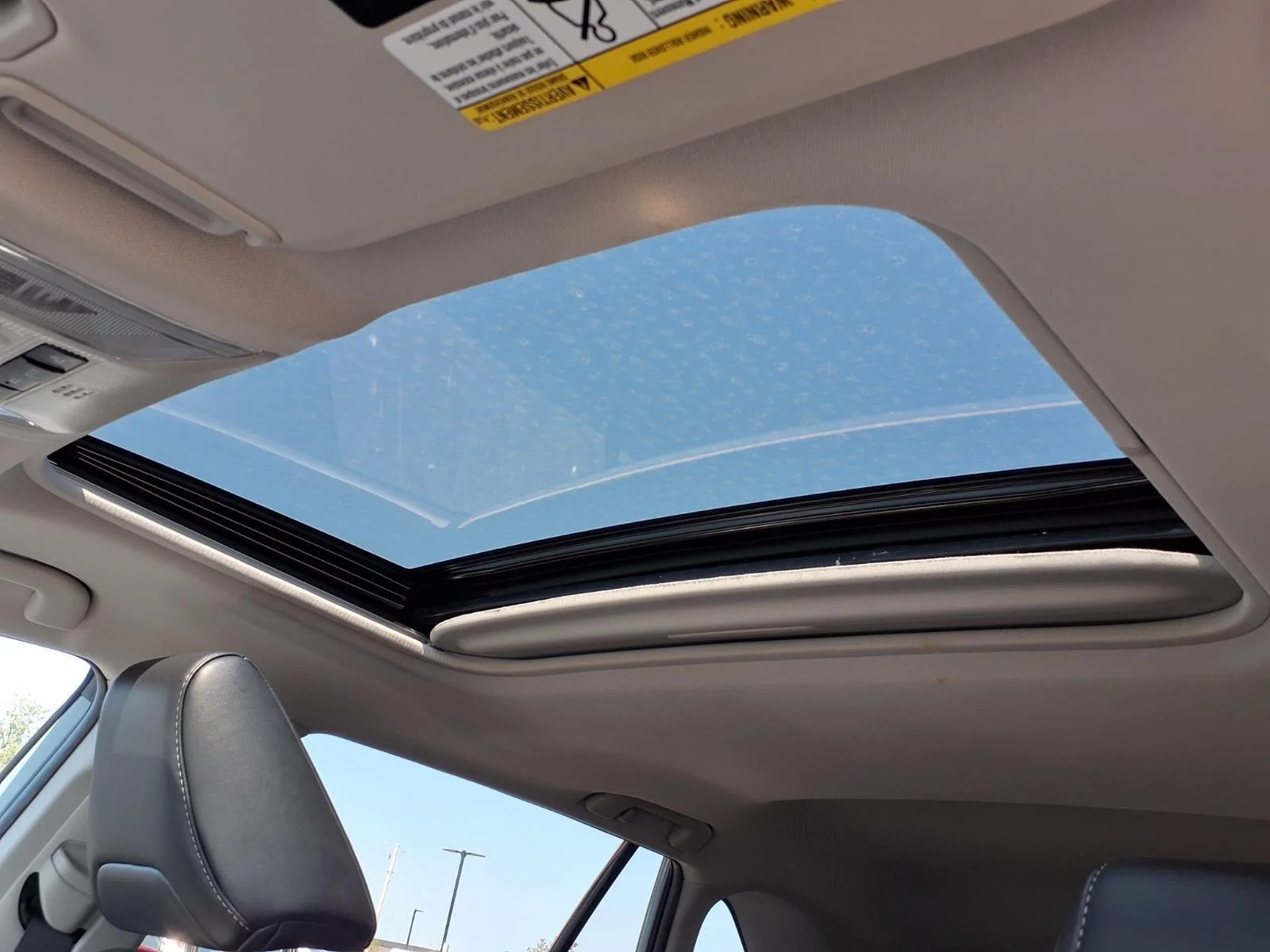 Used 2022 Lunar Rock Toyota XLE Premium image 19