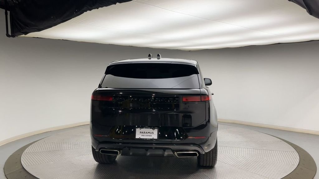 Used 2024 Santorini Black Metallic Land Rover Dynamic SE image 3