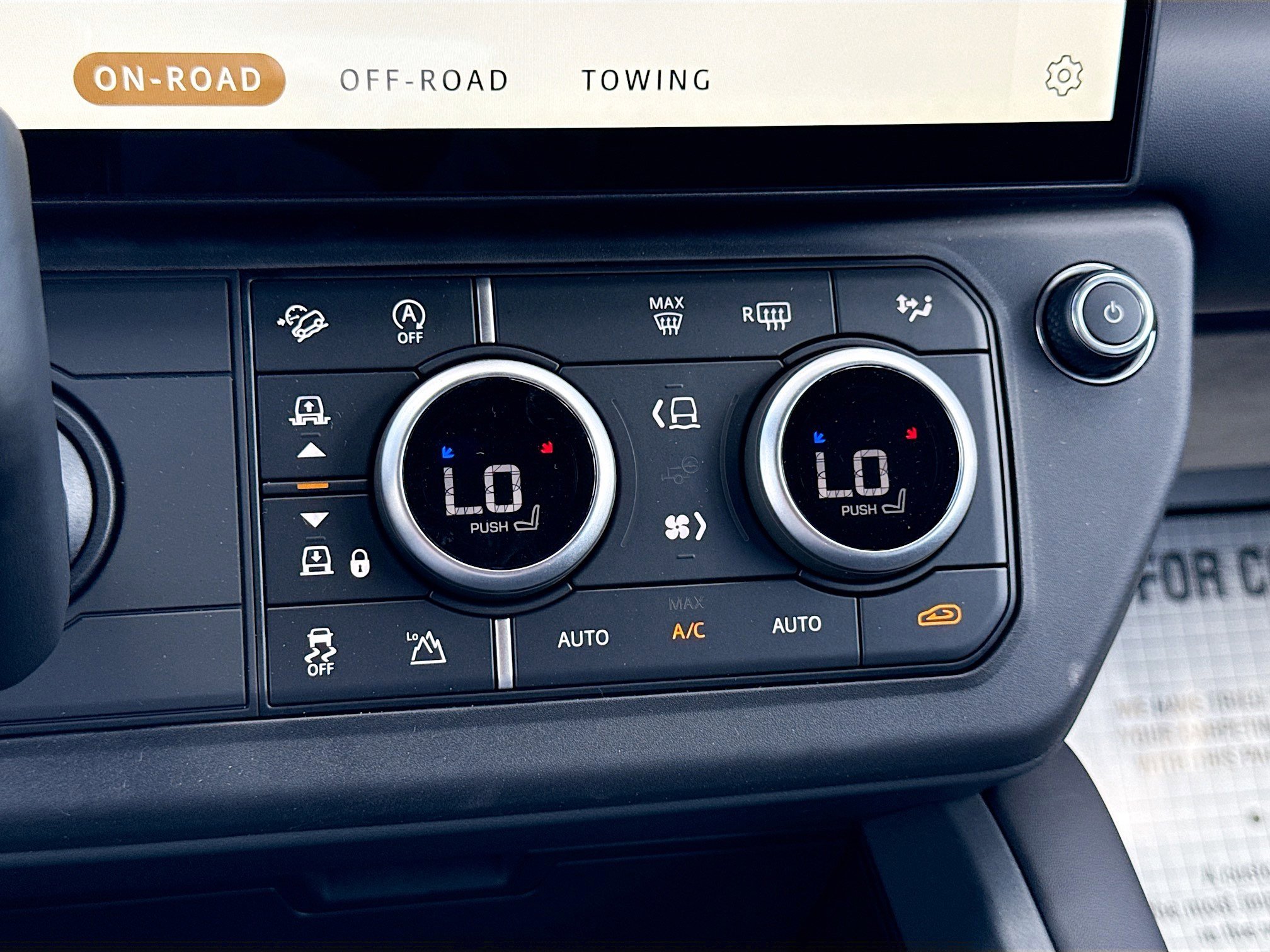 2026 Land Rover Defender S - Photo 35