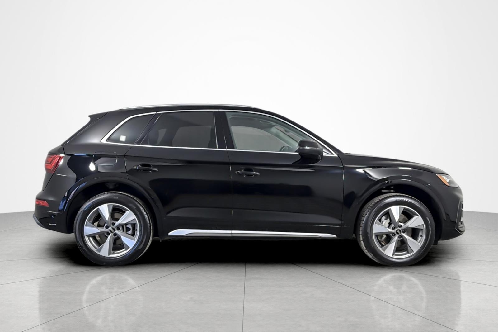 Used 2023 Brilliant Black Audi Premium Plus 40 TFSI quattro image 6