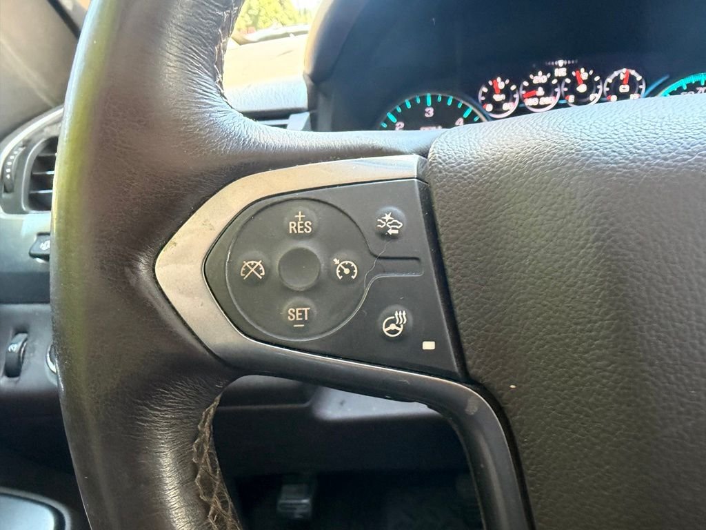 Used 2016 Iridescent Pearl Tricoat Chevrolet LTZ image 18