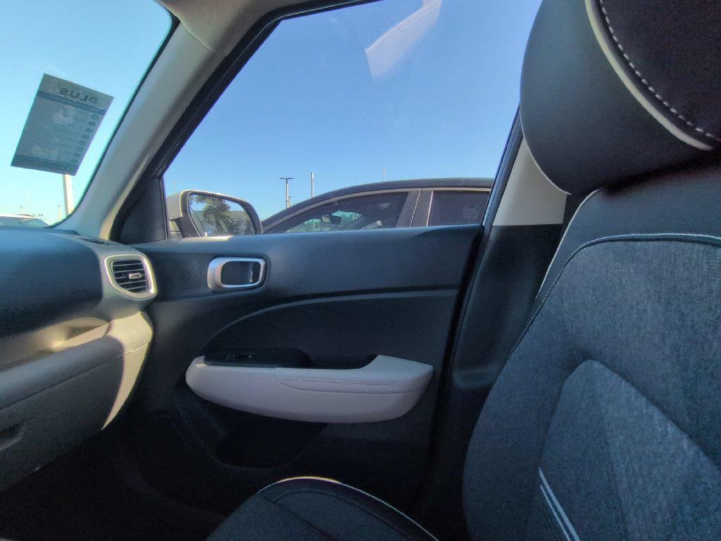 New 2026 White Hyundai SEL w/Two-Tone Roof image 28