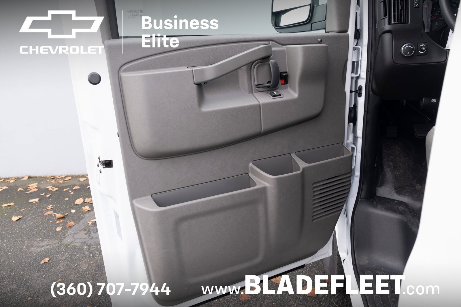 2025 Chevrolet Express Cargo Work Van - Photo 20