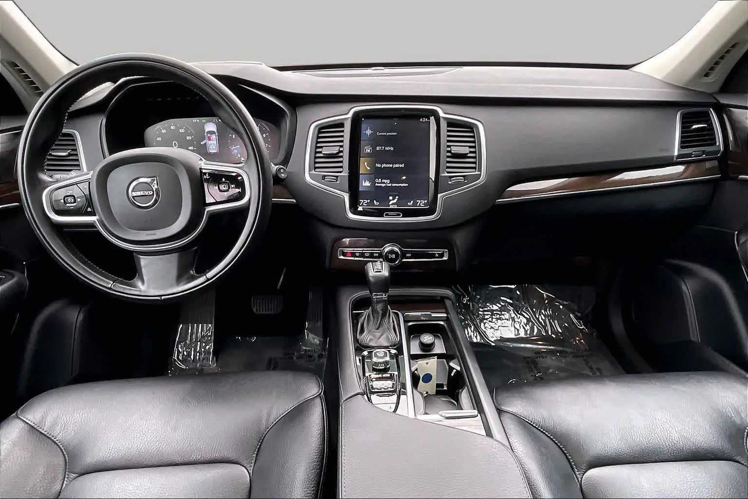 Used 2019 Bright Silver Metallic Volvo Momentum image 15
