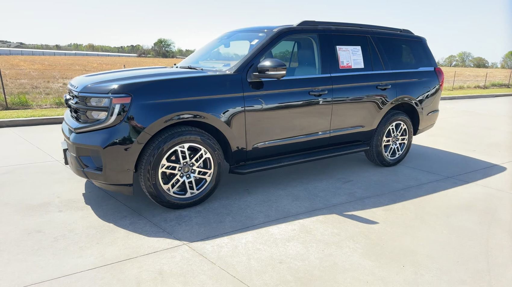 Used 2025 Black Metallic Ford Active image 4