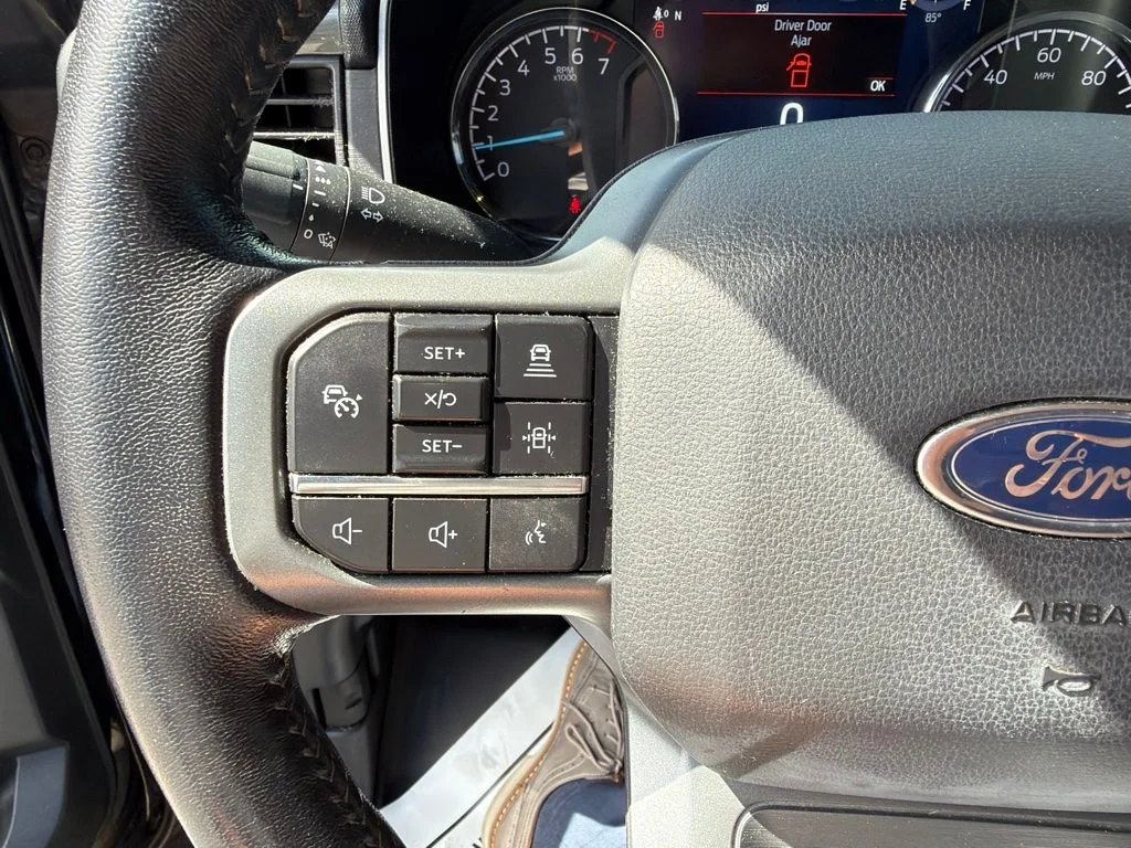 Used 2022 Black Ford XLT image 9