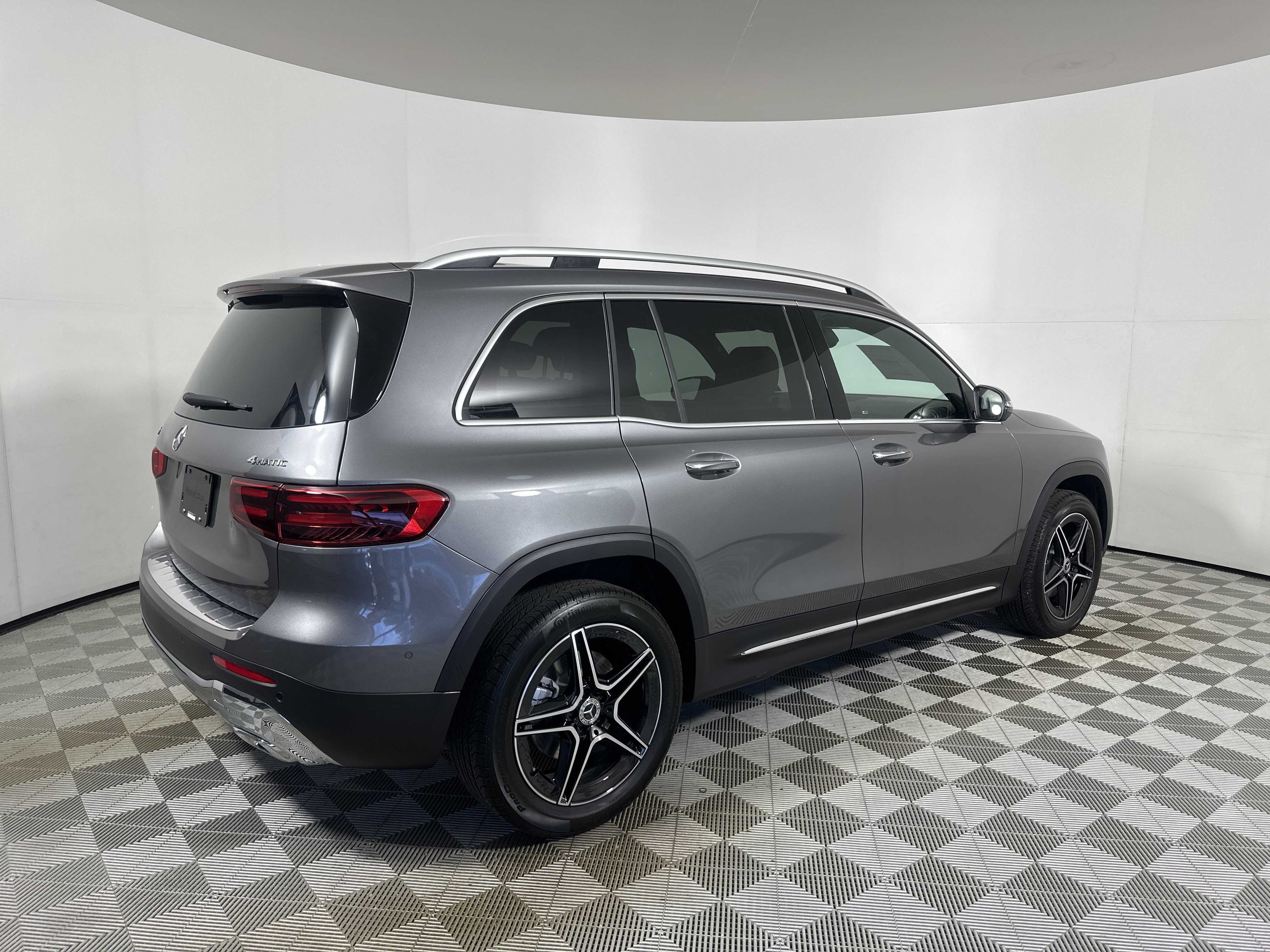 New 2026 Mountain Grey Metallic Mercedes-Benz GLB 250 image 7