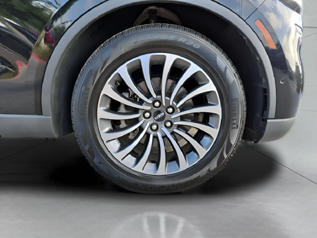 Used 2020 Black Lincoln Reserve image 21