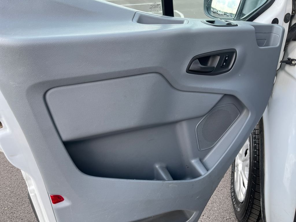 Used 2016 White Ford XL image 11