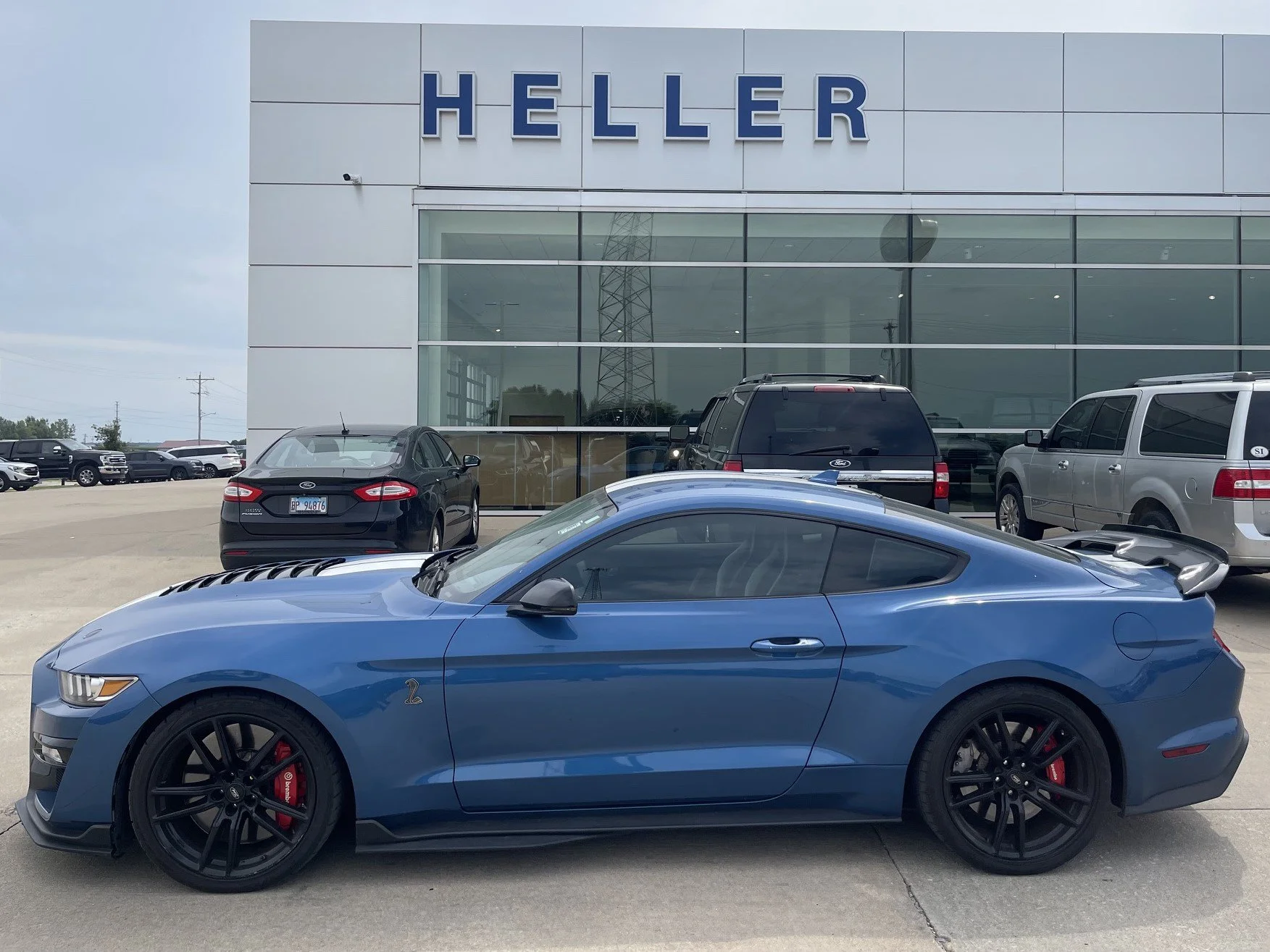 Used 2020 Blue Metallic Ford Shelby GT500 image 3