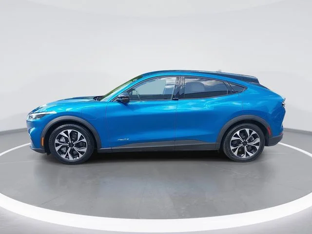 Used 2025 Blue Ford Select image 2