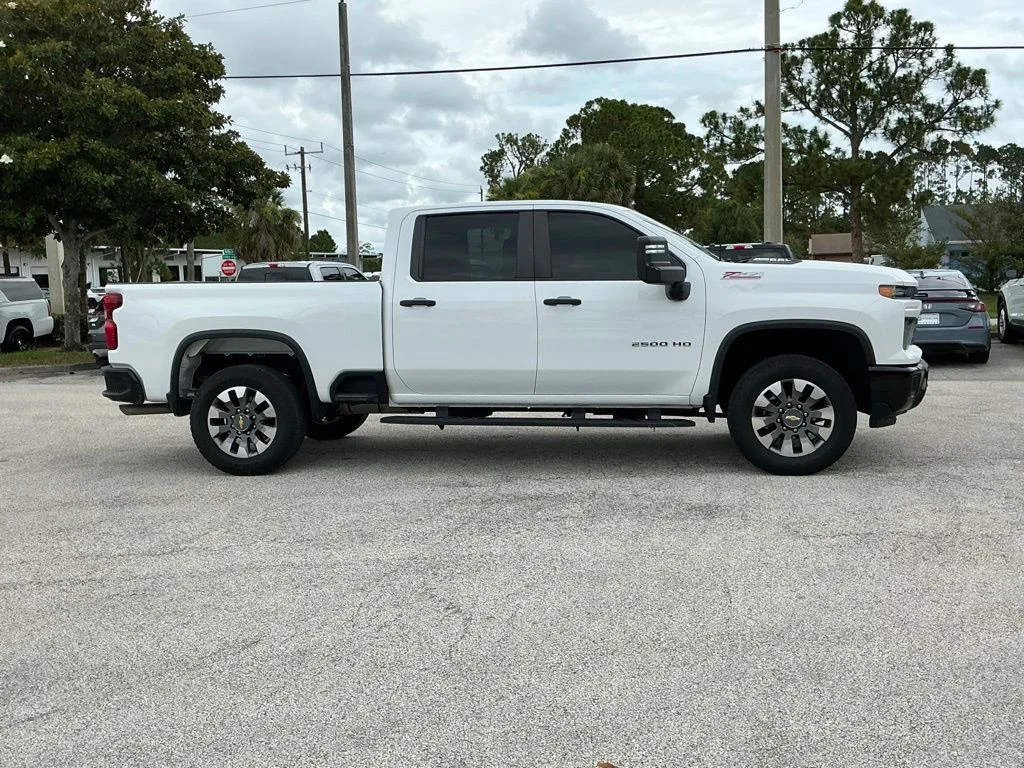 Used 2024 White Chevrolet Custom image 14