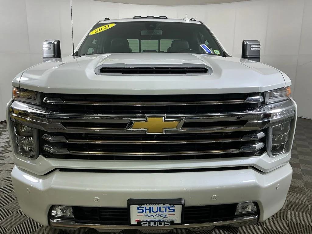 Used 2021 Beige Chevrolet High Country image 2