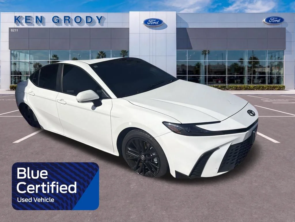 Used 2025 White Toyota SE image 1