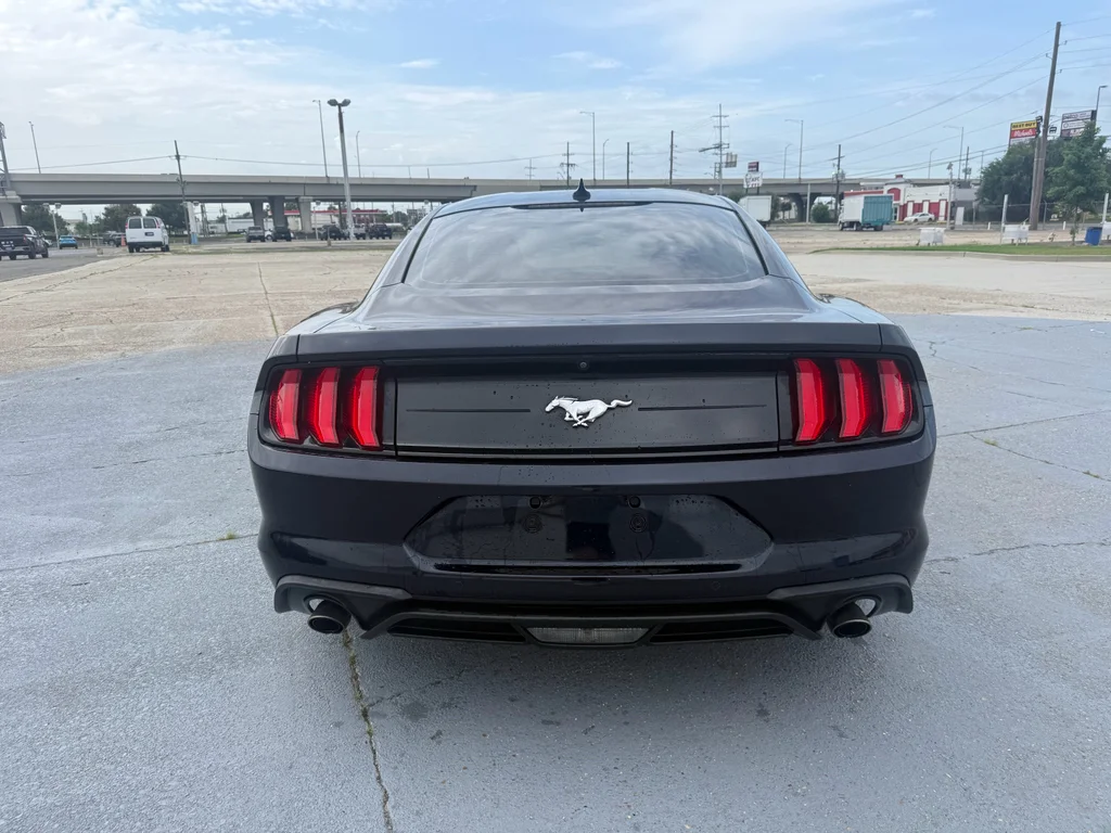 2021 Ford Mustang EcoBoost - Photo 6