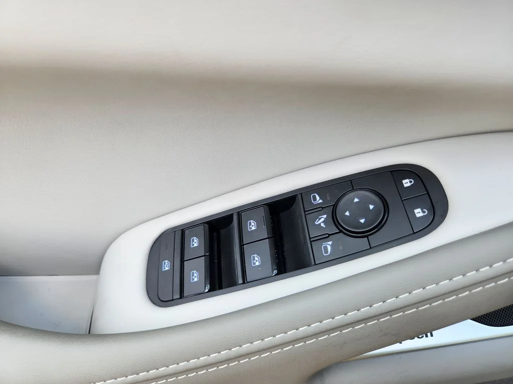 New 2027 GRAND BLUE INFINITI Luxe AWD image 22