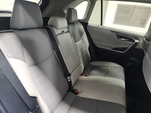 2021 Toyota RAV4 XLE Premium - Photo 19