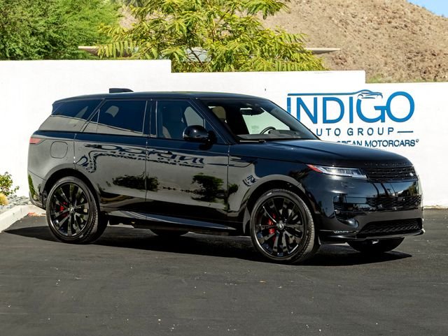 Used 2025 Santorini Black Metallic Land Rover Dynamic SE image 4