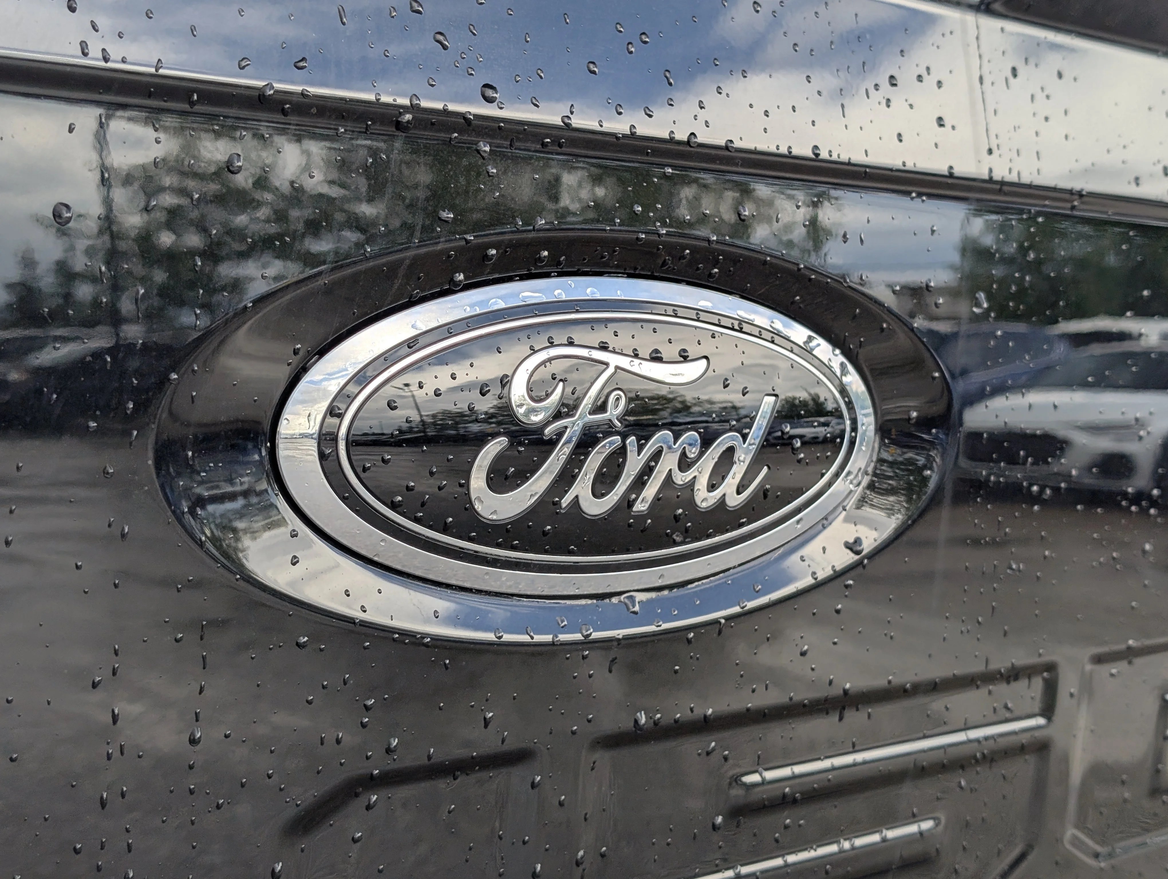 Used 2023 Agate Black Metallic Ford Tremor image 15