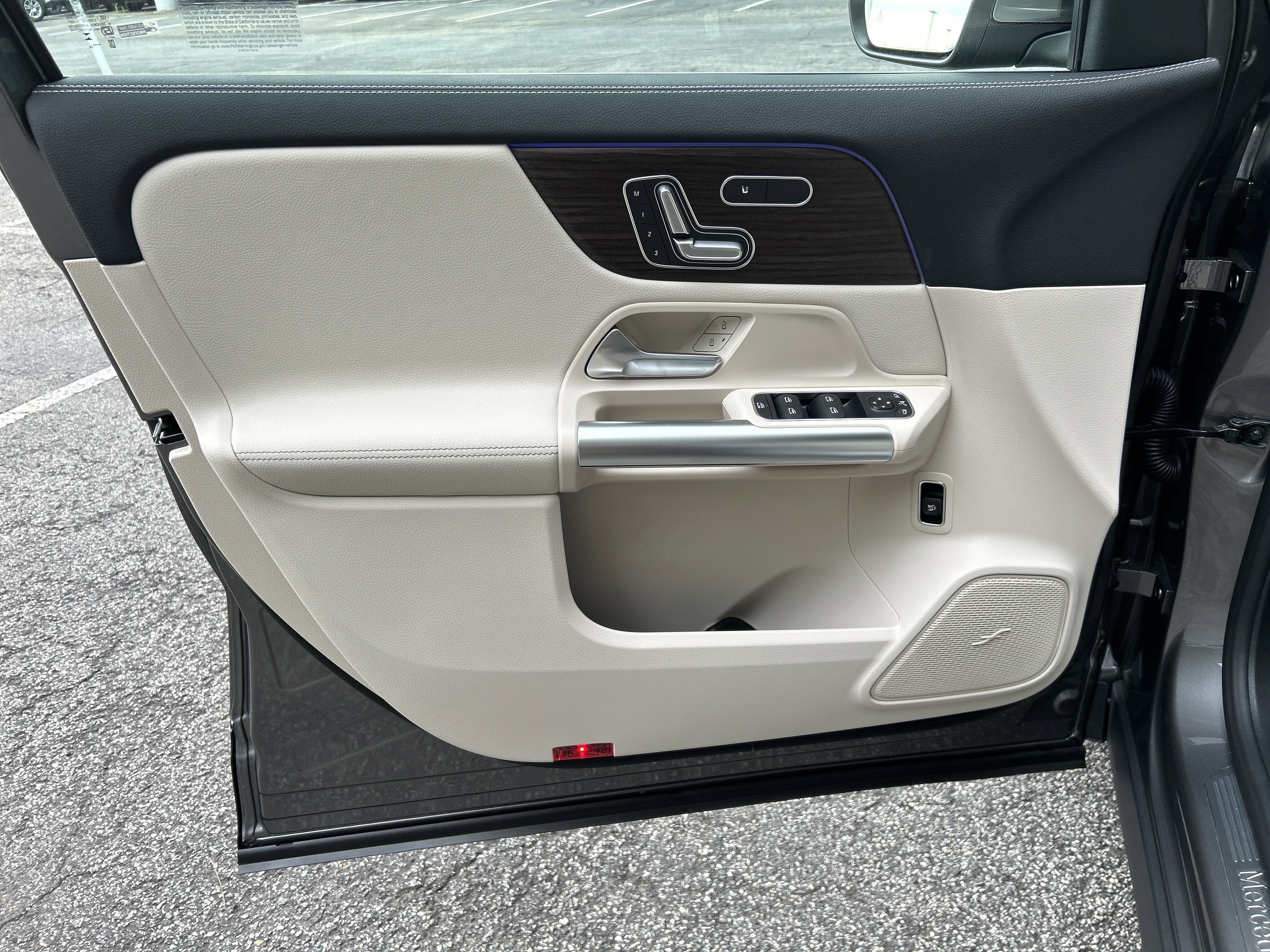 New 2026 Mountain Grey Metallic Mercedes-Benz GLA 250 SUV image 15