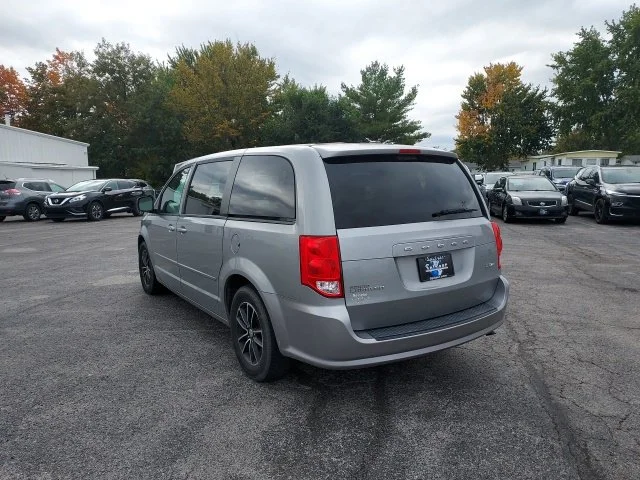 Used 2015 Silver Dodge SXT image 7