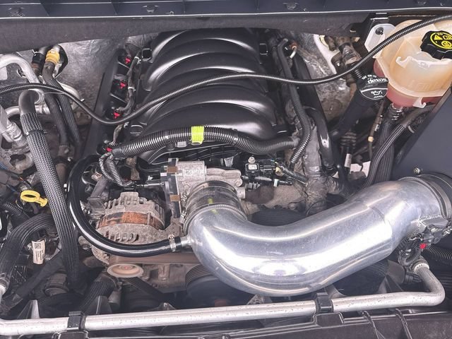 Used 2019 Summit White GMC AT4 image 31