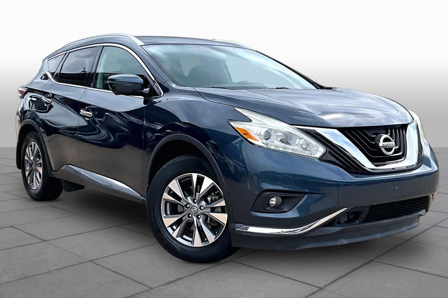 Used 2016 Arctic Blue Metallic Nissan SL image 3