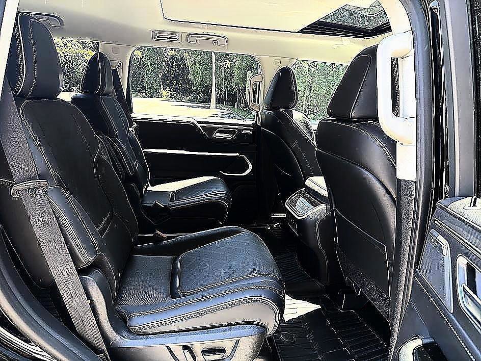 New 2026 BLACK OBSIDIAN INFINITI LUXE image 11