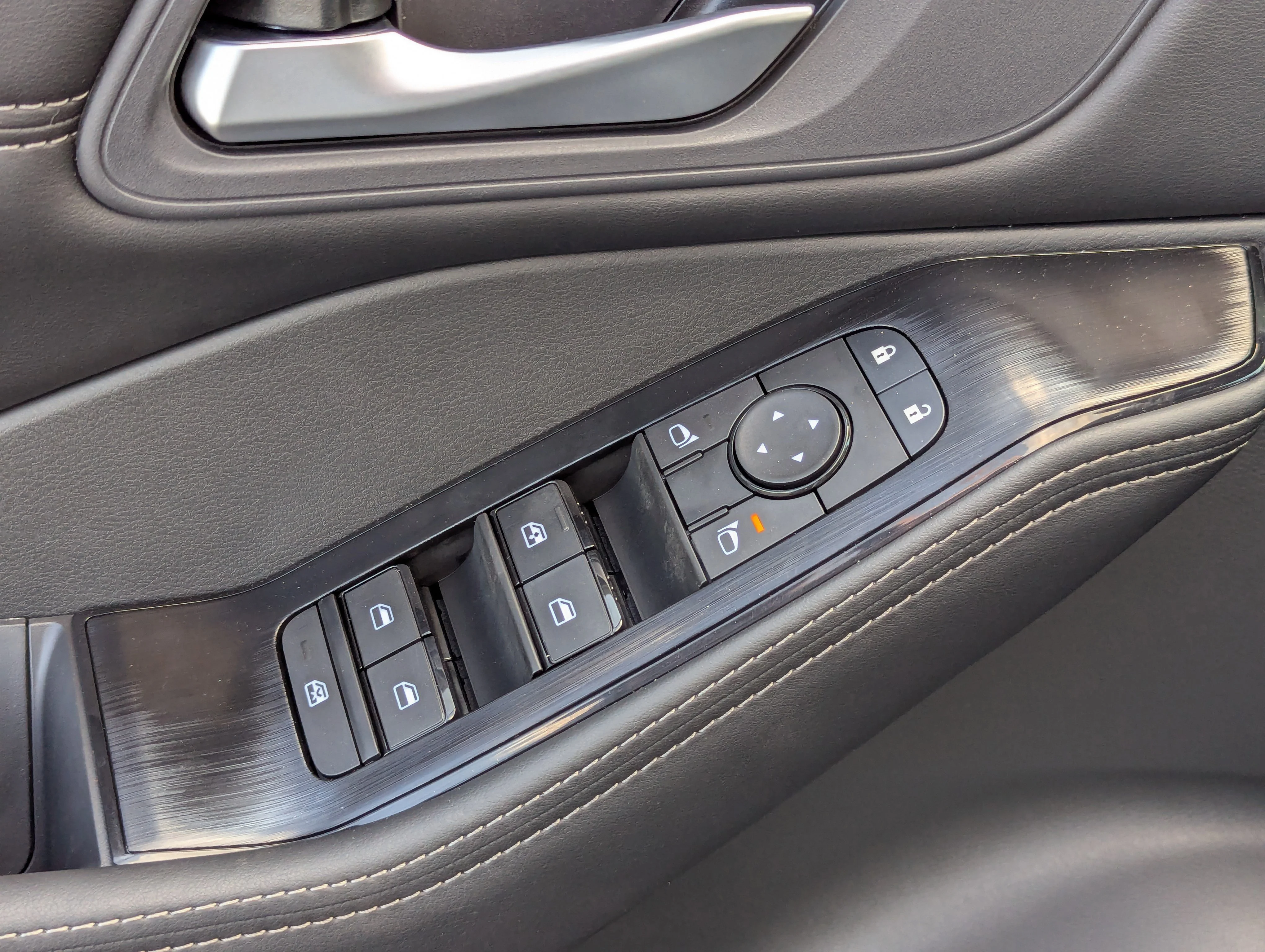 2026 Nissan Rogue SV - Photo 25