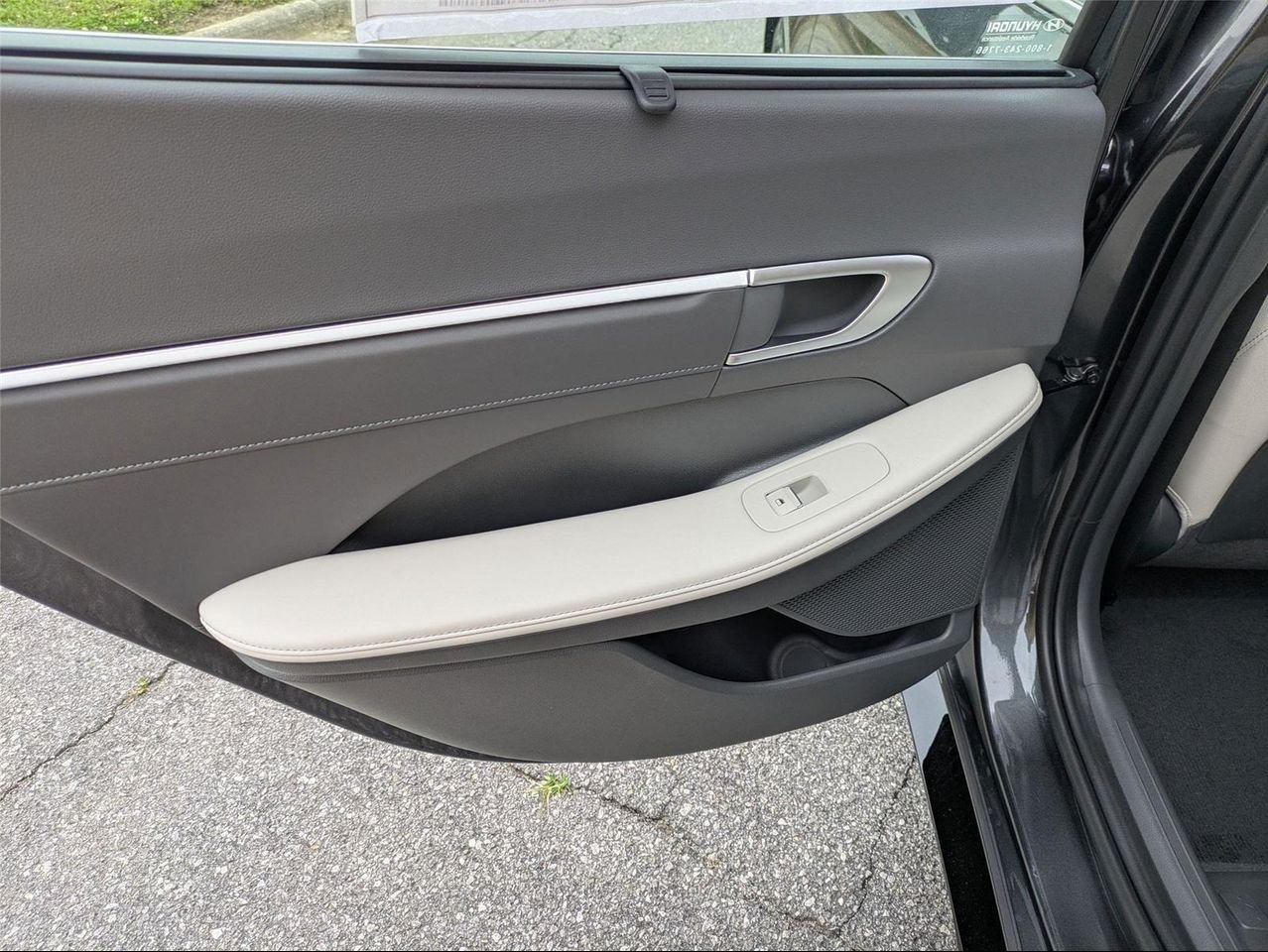 2025 Hyundai Sonata Hybrid Limited - Photo 22