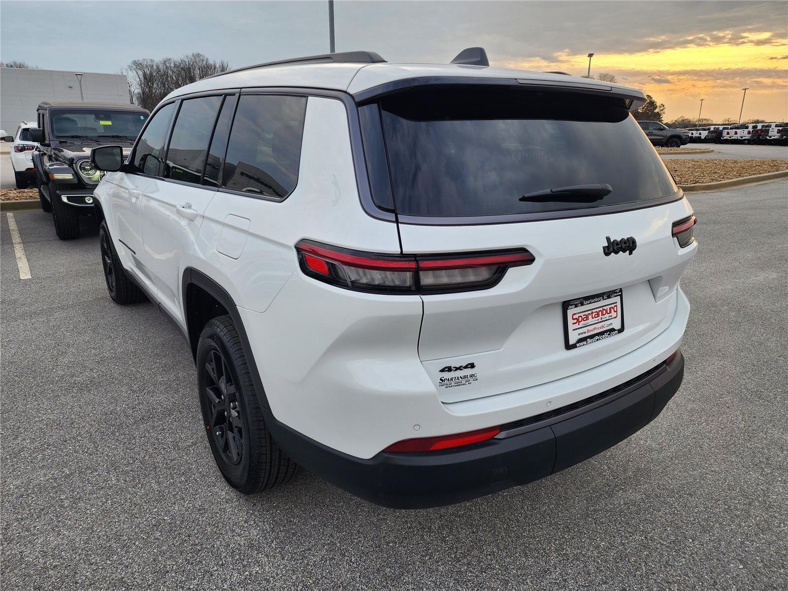 New 2026 Bright White Clearcoat Jeep Laredo Altitude image 4