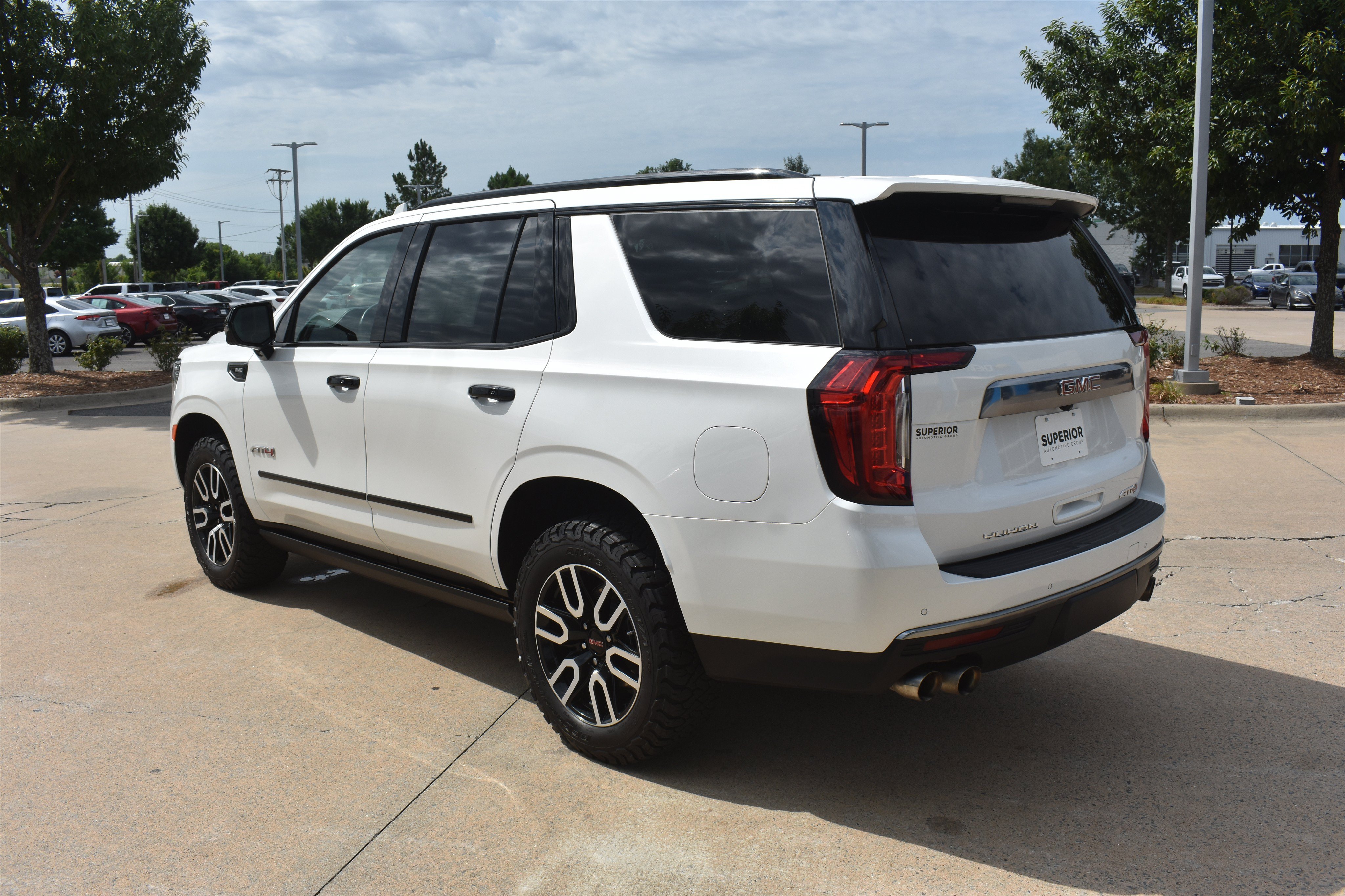 2024 GMC Yukon AT4 - Photo 9