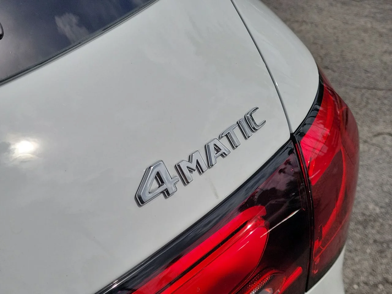 New 2027 Polar White Mercedes-Benz GLC 300 image 7