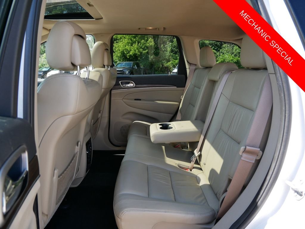 Used 2015 White Jeep Limited image 11