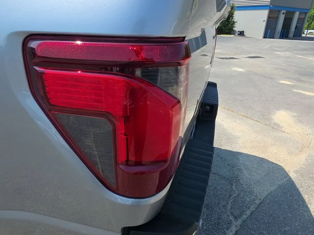 Used 2025 Silver Ford XLT image 34