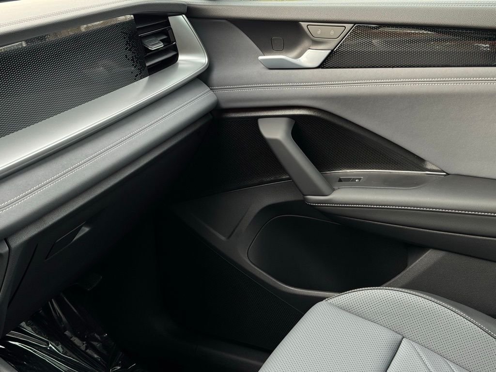 2026 Volkswagen Tiguan SE R-LINE BLACK - Photo 32