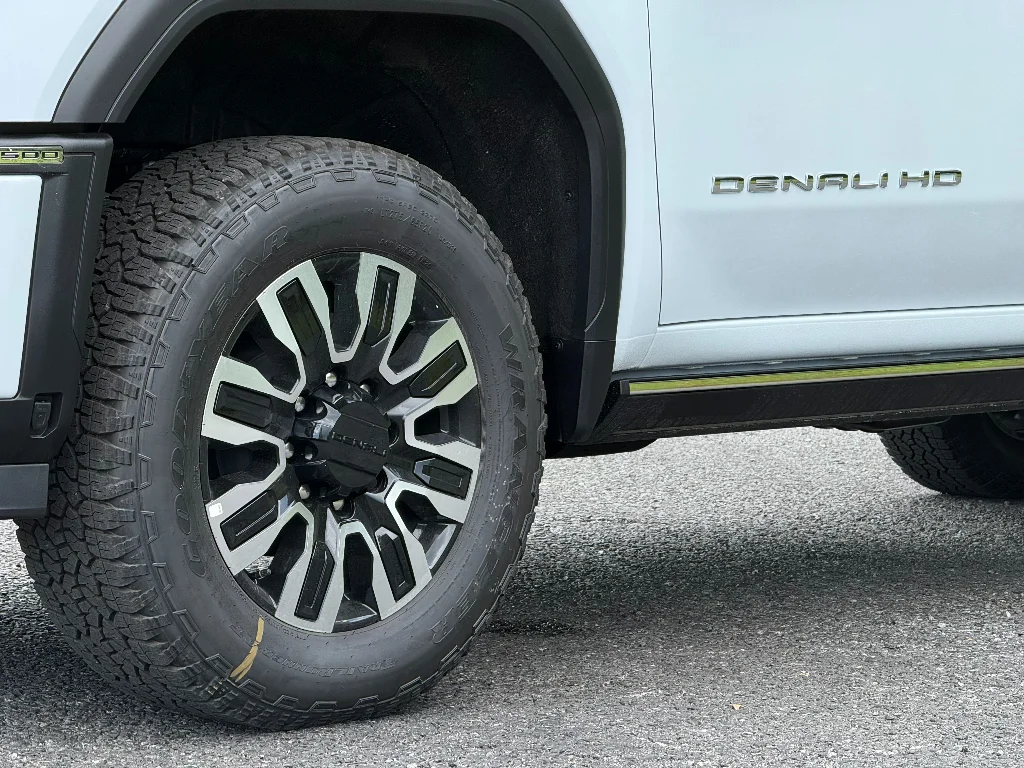 2026 GMC Sierra 2500HD Denali Ultimate - Photo 17