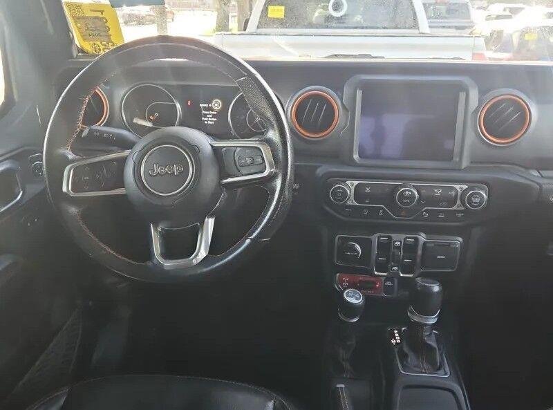 Used 2021 Black Clearcoat Jeep Mojave image 4