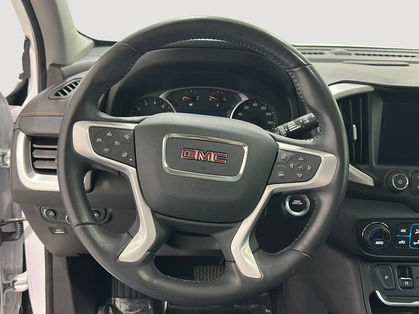 Used 2021 SUMMIT WHITE GMC SLT image 9