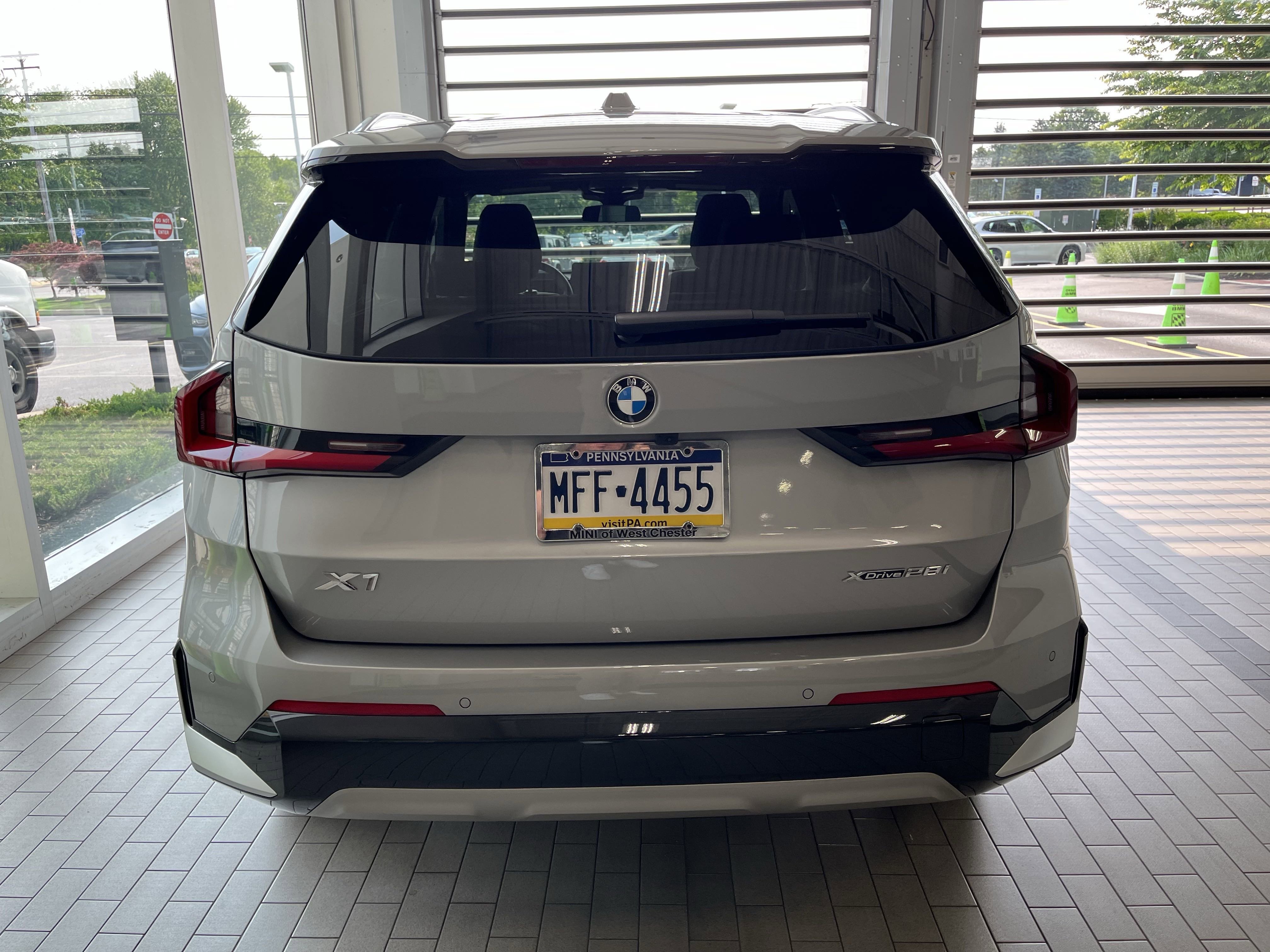 2025 BMW X1 28i - Photo 6