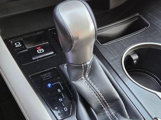 Used 2020 Silver Lexus 350 image 32